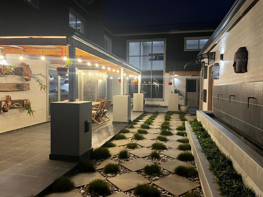 4 Bedroom Property for Sale in Wilderness Central Western Cape